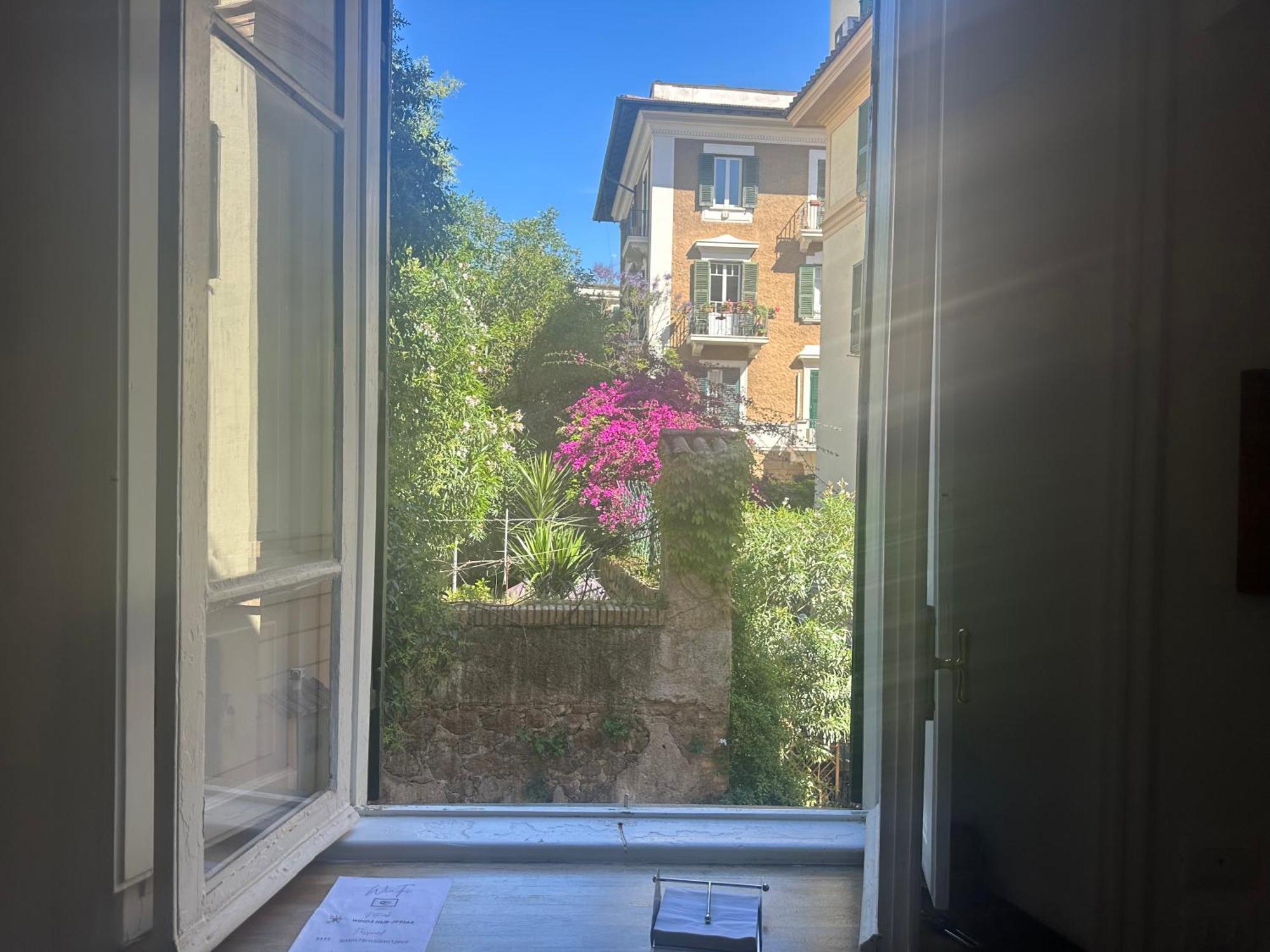 Green Window Roma Экстерьер фото